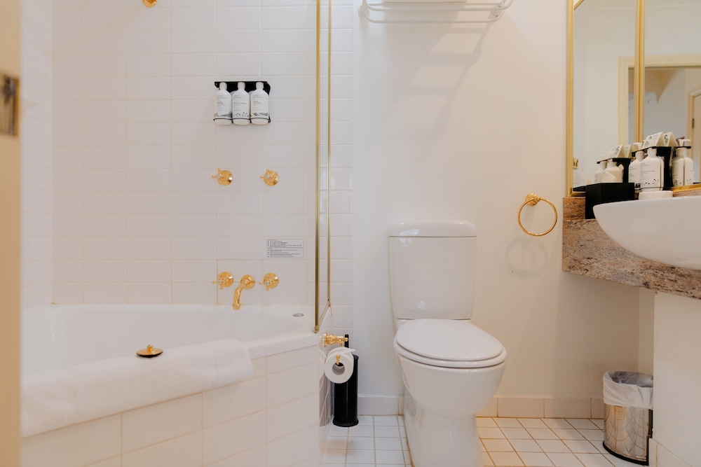 Mountain Heritage Hotel And Spa Retreat 50/50