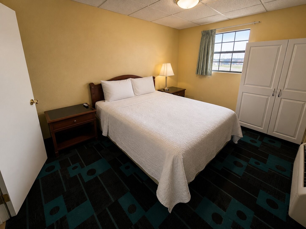 Extended Stay Snyder 23/51