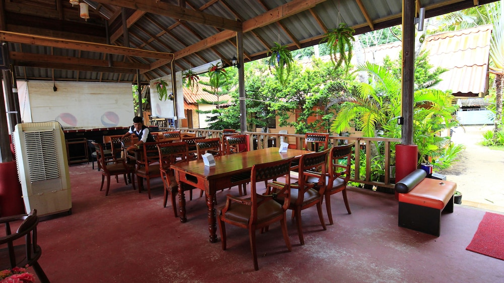White Sand Beach Resort 53/74