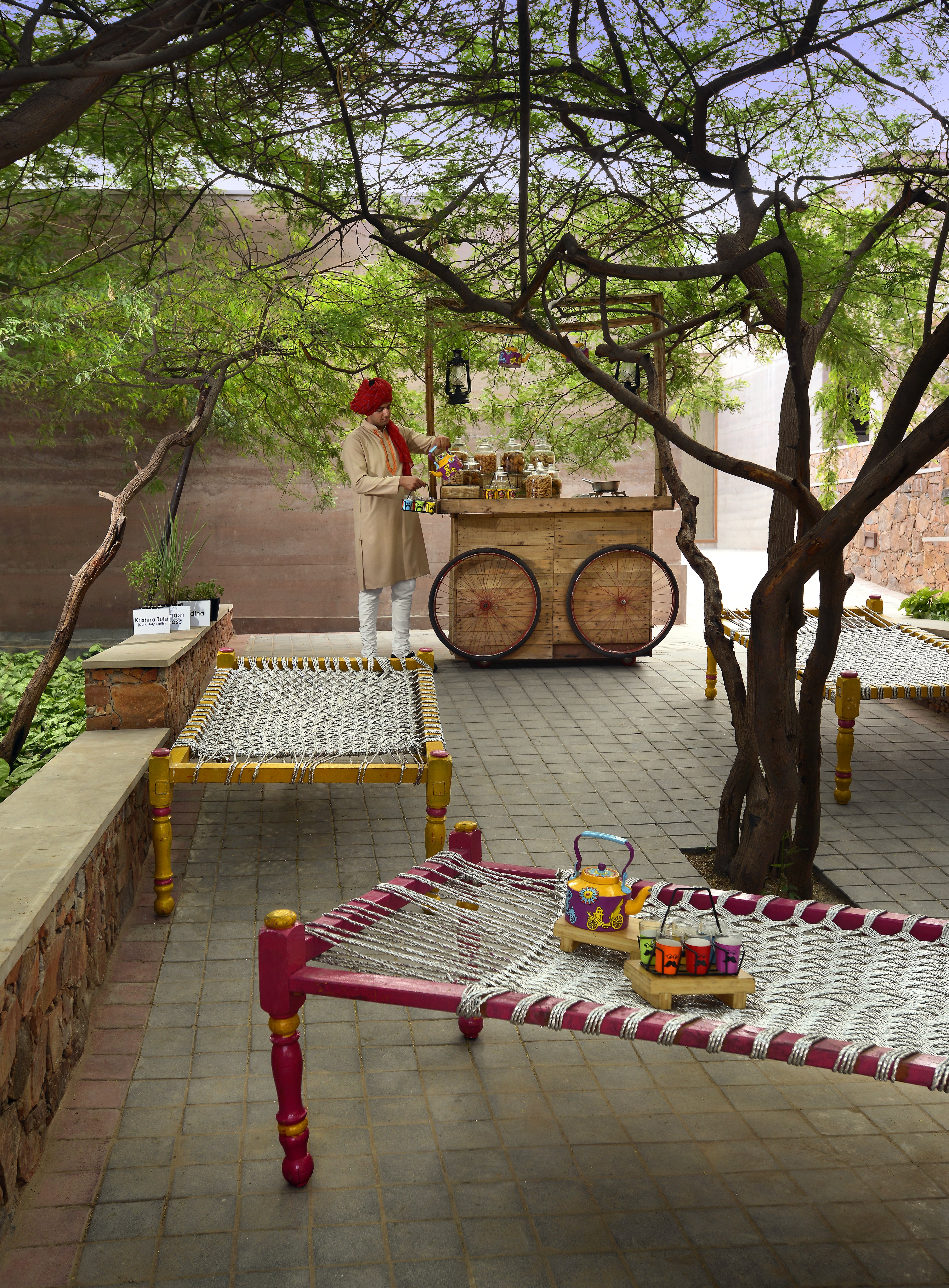 THE LALIT MANGAR 45/52