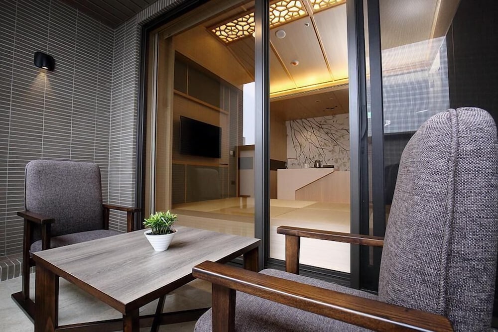 Kloud Hotel 50/63