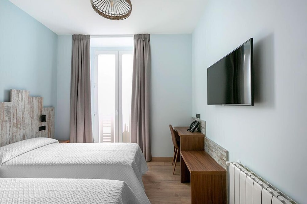 Hostal Anton Martin 26/61