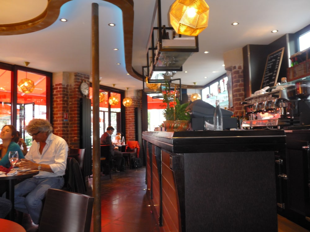 CAFE HOTEL DE L'AVENIR 20/25