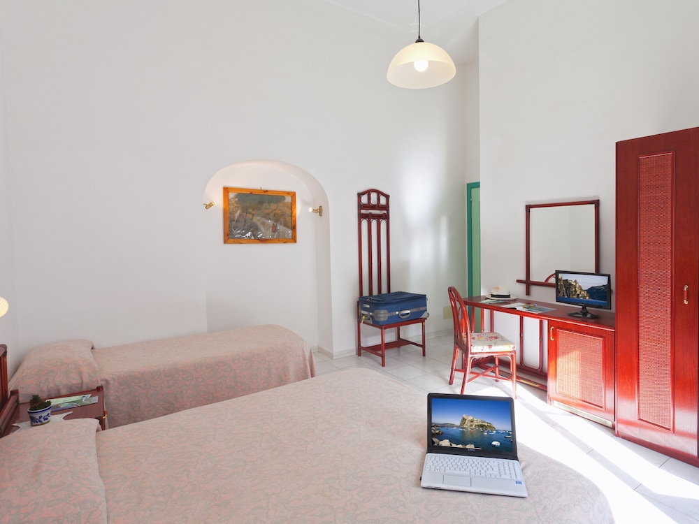 Vittoria Hotel 38/63