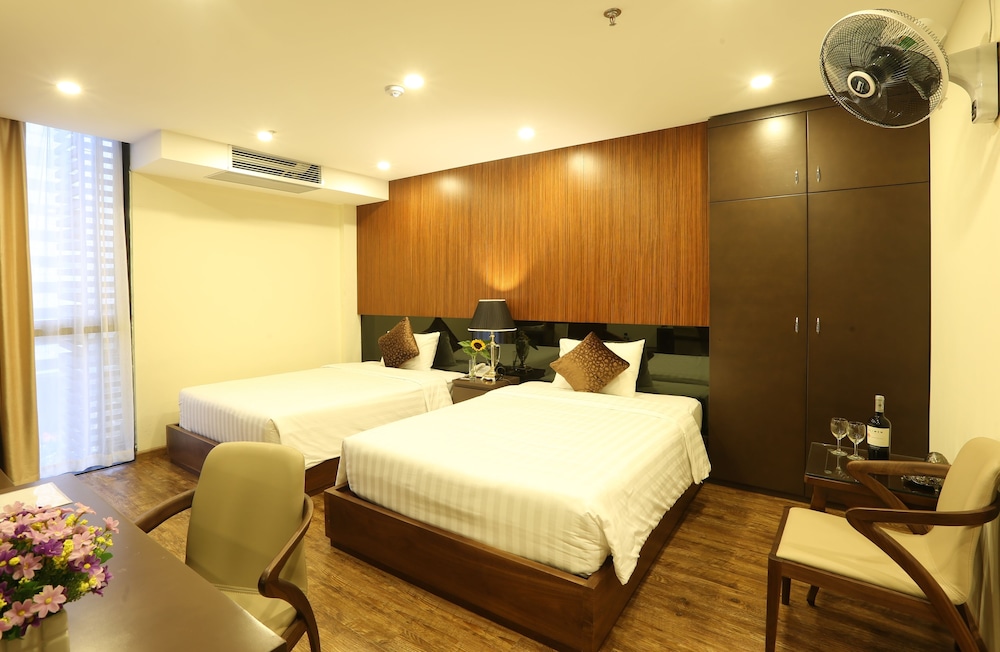 Au Viet Hotel 10/52