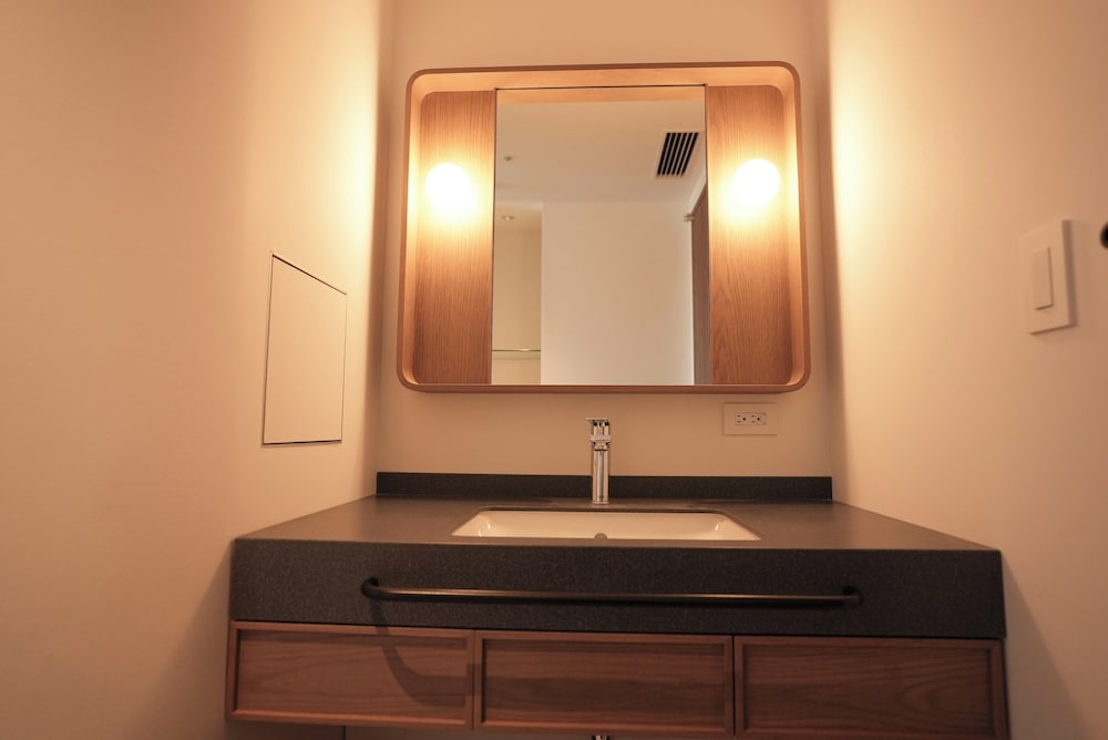 CINQS Hotel 47/50