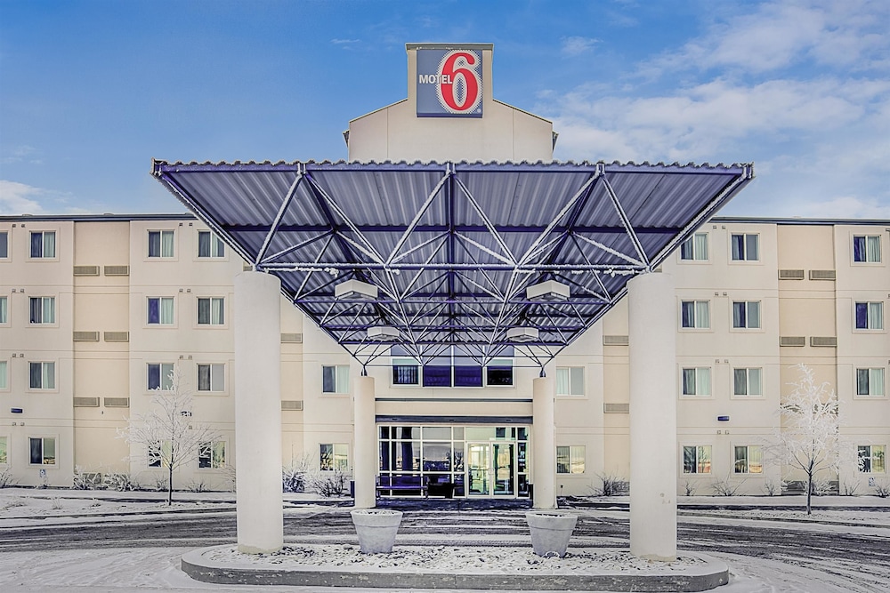 Motel6 Grande Prairie, AB in CLAIRMONT - AB