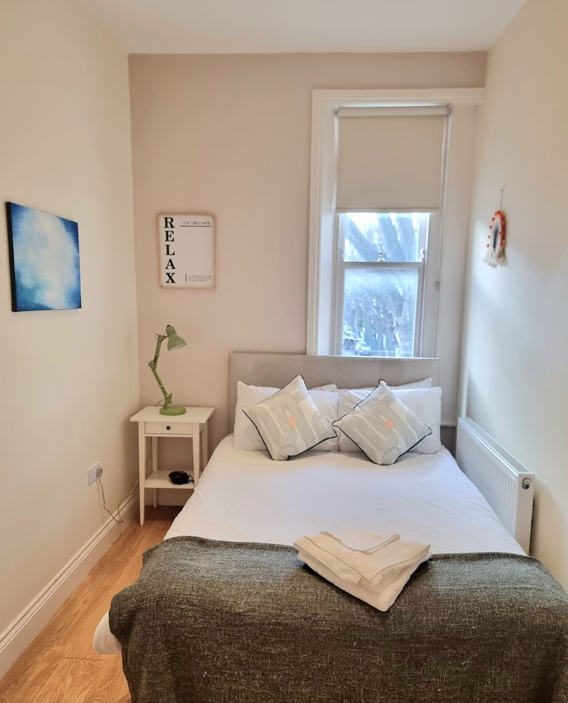 Urban Stay Oxford Gardens Apartments 12/50