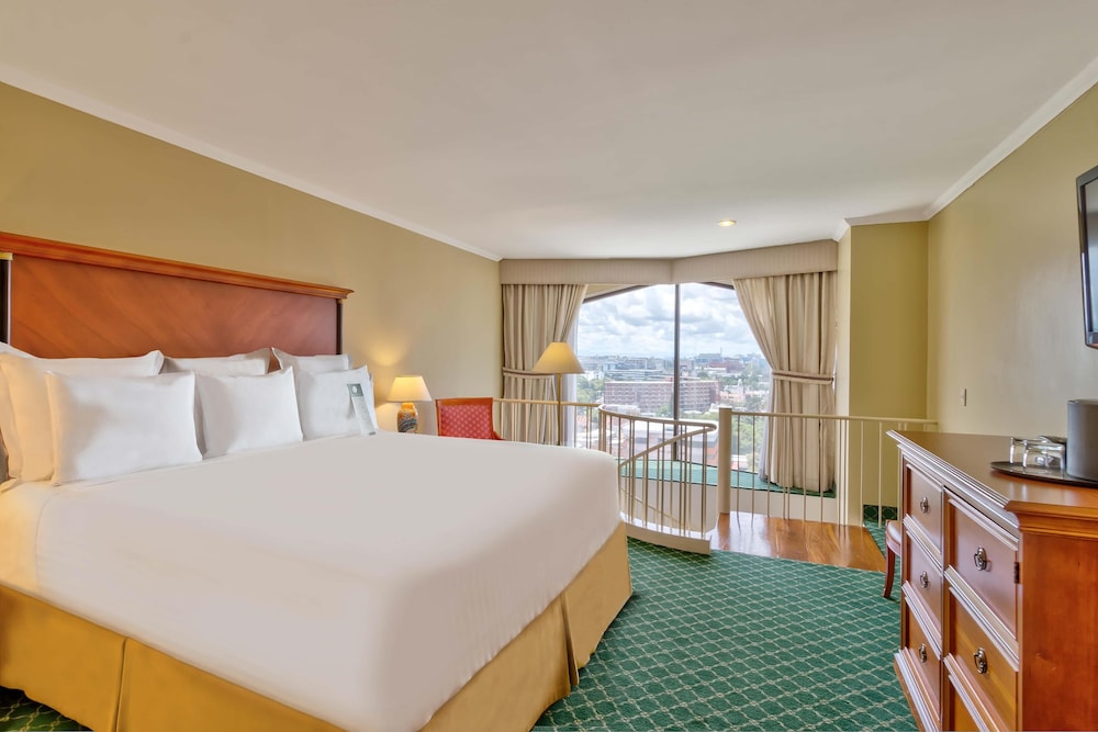 Barcelo Guatemala City 20/70