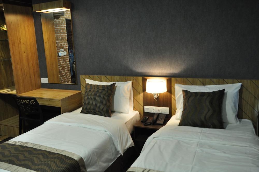 STANDARD, TWIN BEDS, NO WINDOW