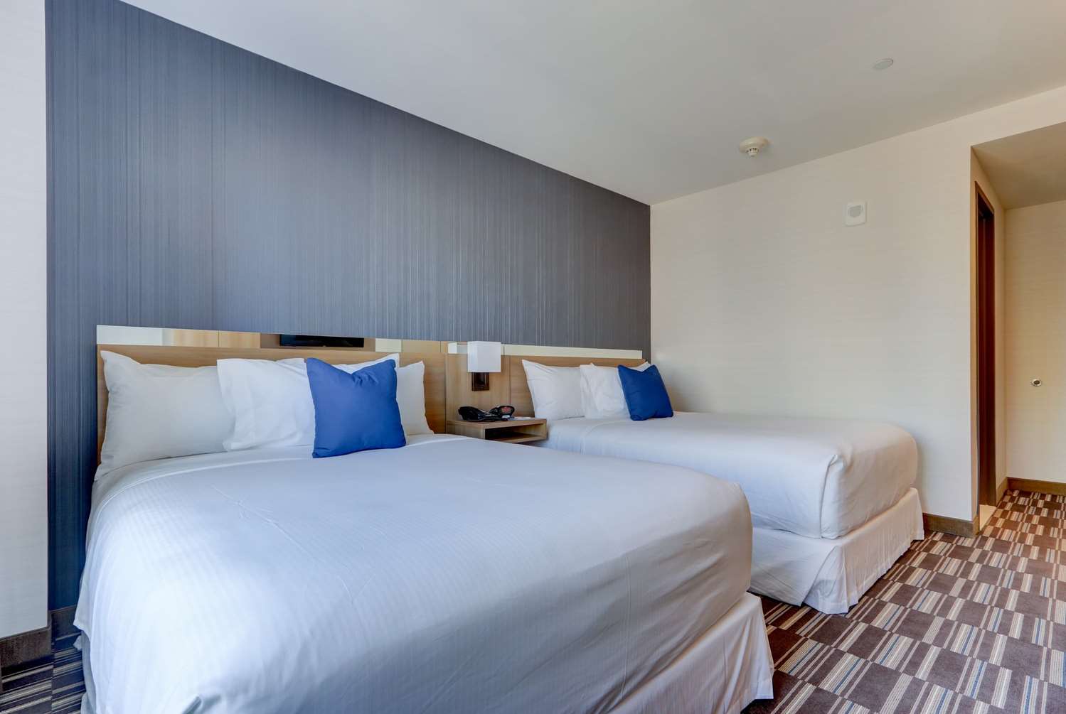 Microtel Inn By Wyndham Long Island City 29/60