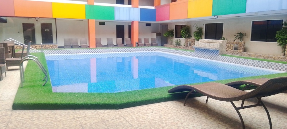 Fave Hotel Angeles City 32/37