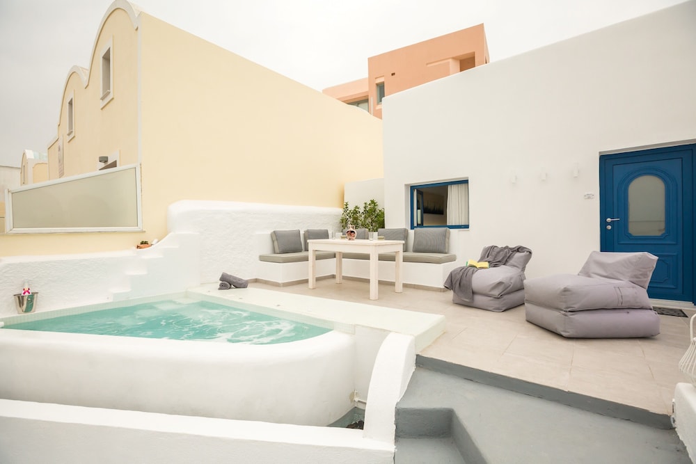 Amera Suites 27/48