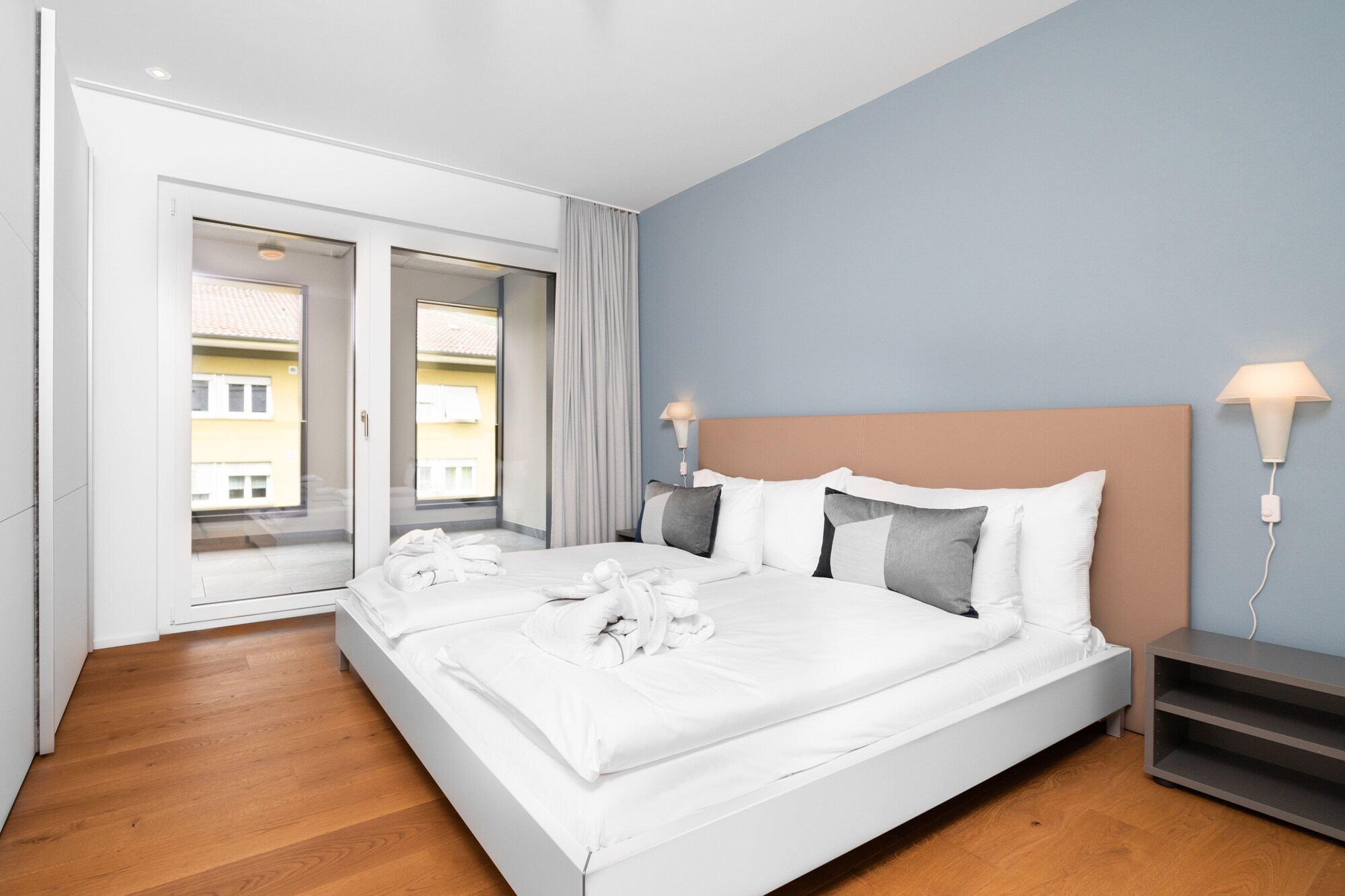 Multiple Bedrooms, Luxury, Apartment, Twin Beds, King Bed, Sofa