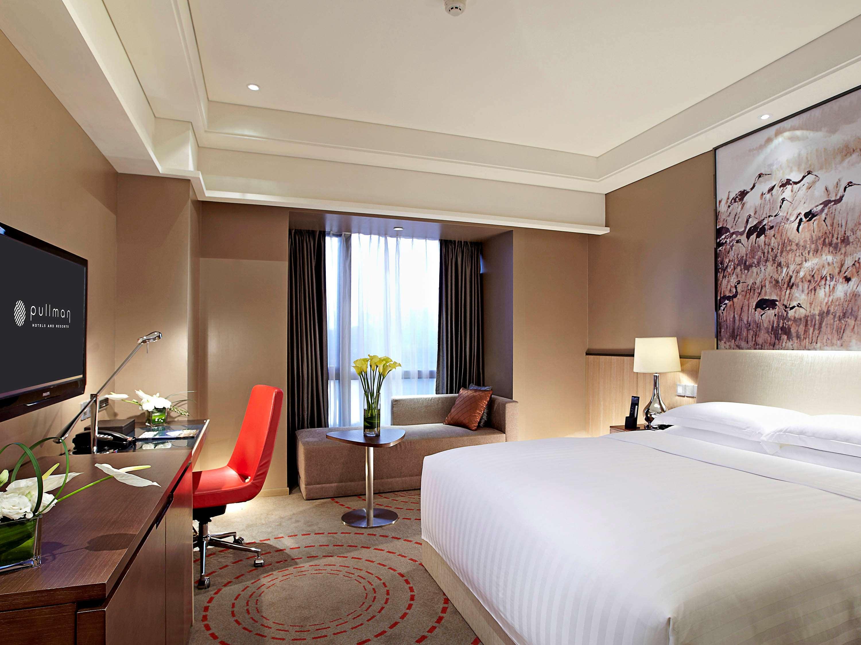 DELUXE, KING BED, PARK VIEW