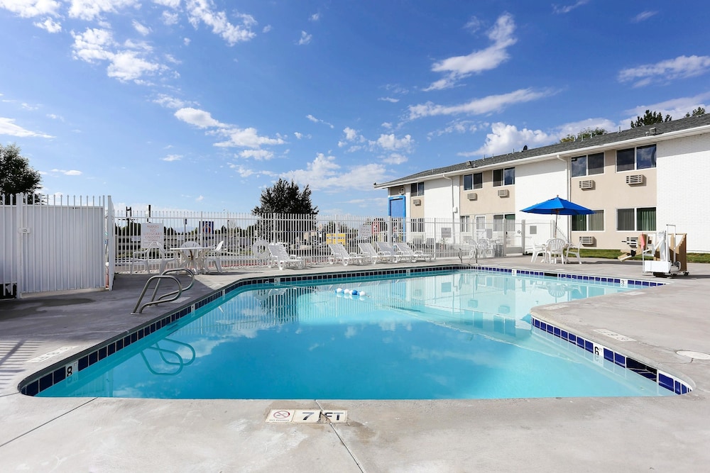 Econo Lodge Idaho Falls, ID 11/48