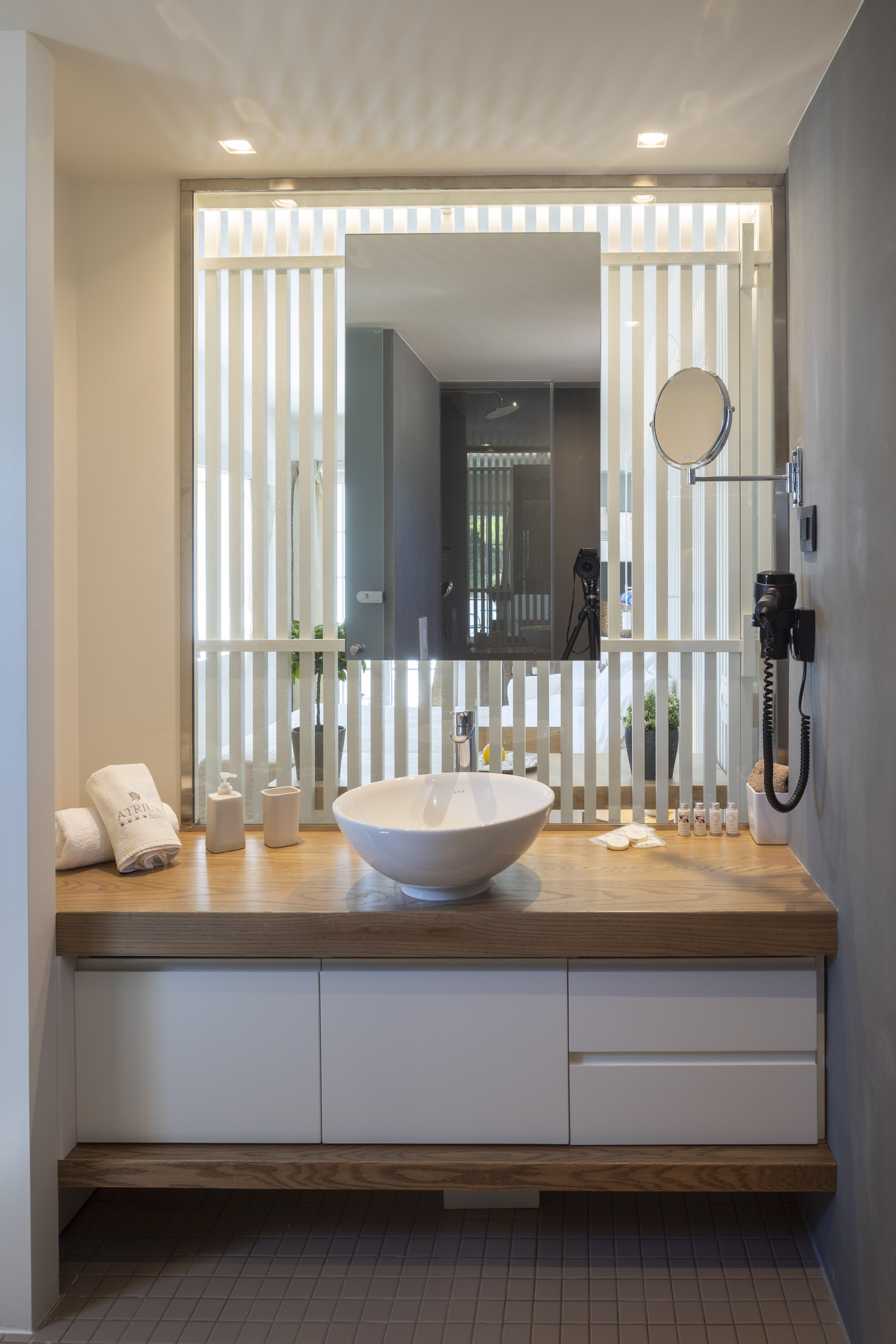 MAISONETTE, SHARED POOL