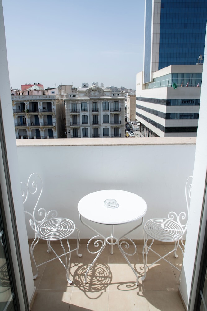 Carlton in TUNIS