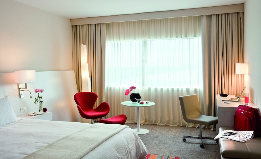 Pullman Rosario City Center 12/67