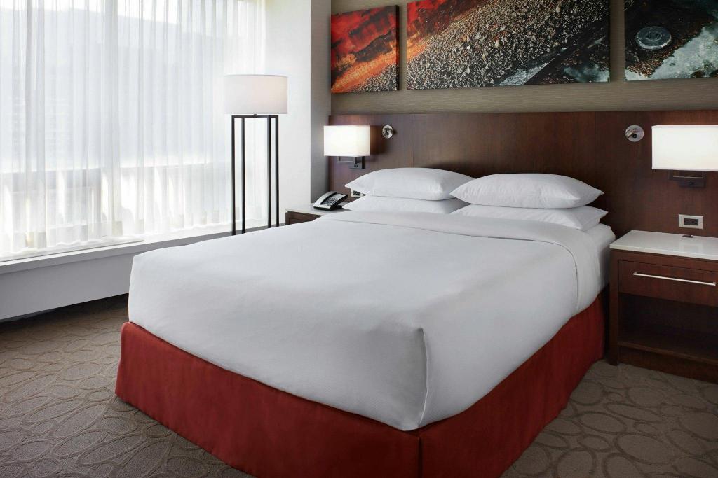 Family Suite, Premium, Queen Bed, Sofa