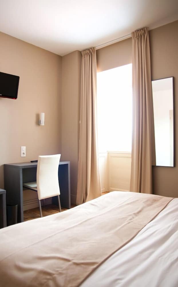 AUBERGE DUPUYTREN 5/21