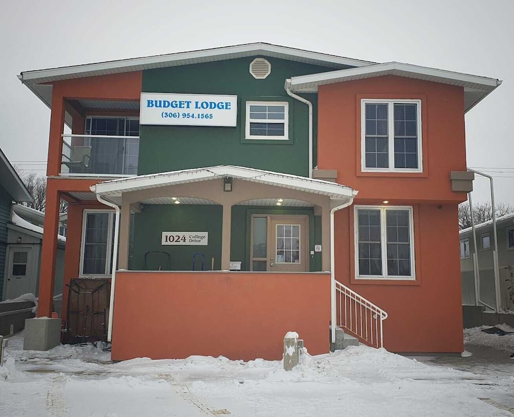 Nettys Nest Visitor Lodge 1/25