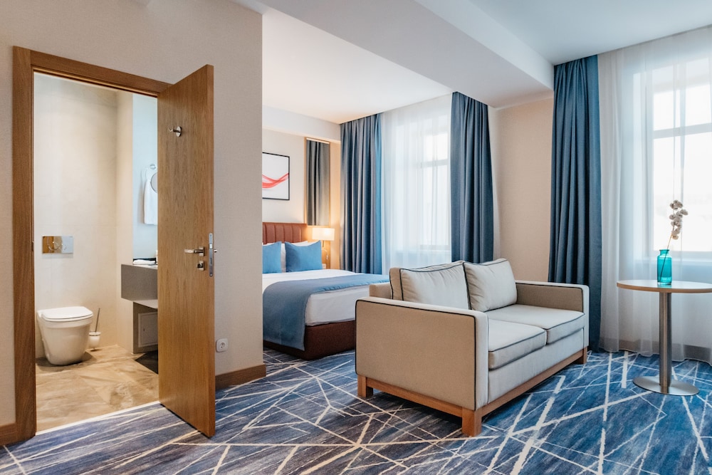 Ramada by Wyndham Astana 50/50