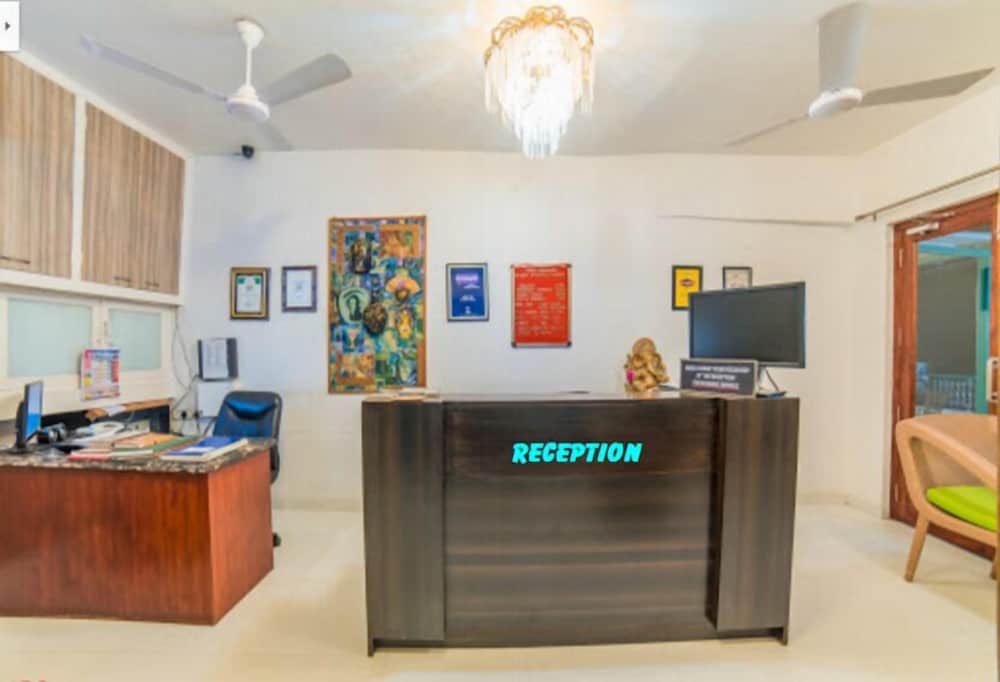 HOTEL KARNAVATI 7/50