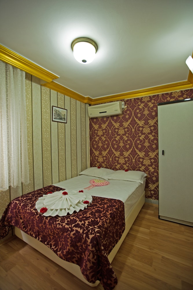 Sirkeci Emek Hotel 36/64