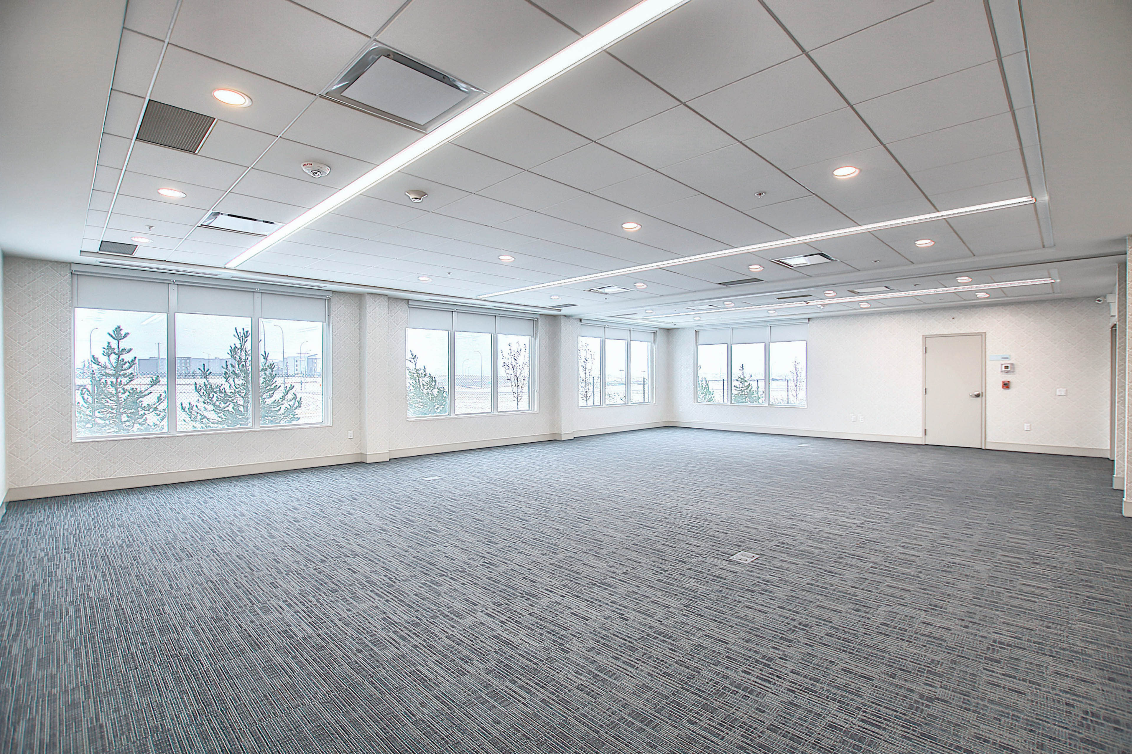 Holiday Inn Express Suites Calgary Airport Trail Ne 36/38