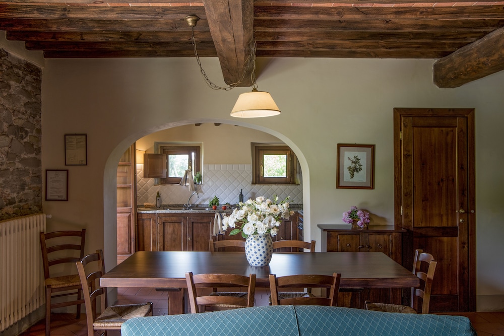 Monsignor Della Casa Country Resort 54/70