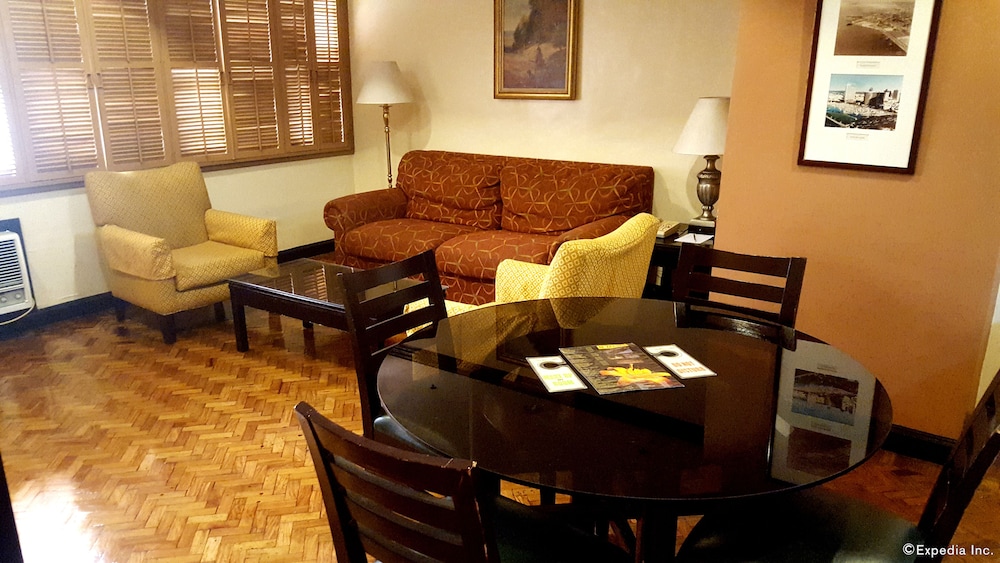Lourdes Family Suites Makati powered by Cocotel 26/41
