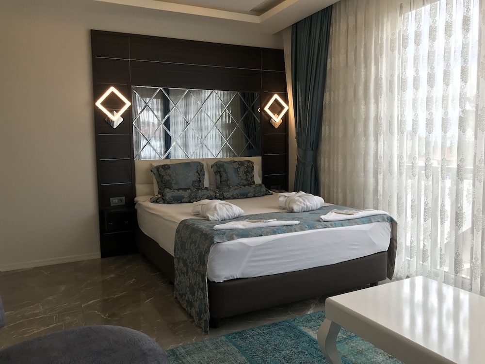 Venus Hotel 15/37