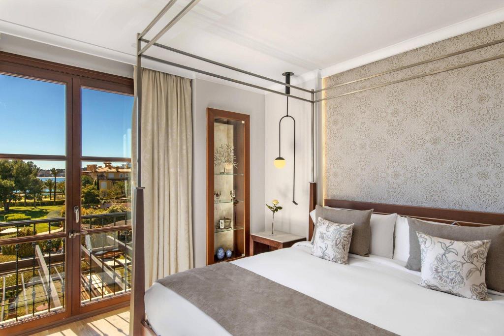 1 Bedroom, Astor, Suite, King Bed, Sea Front, Terrace, Large, Main Building