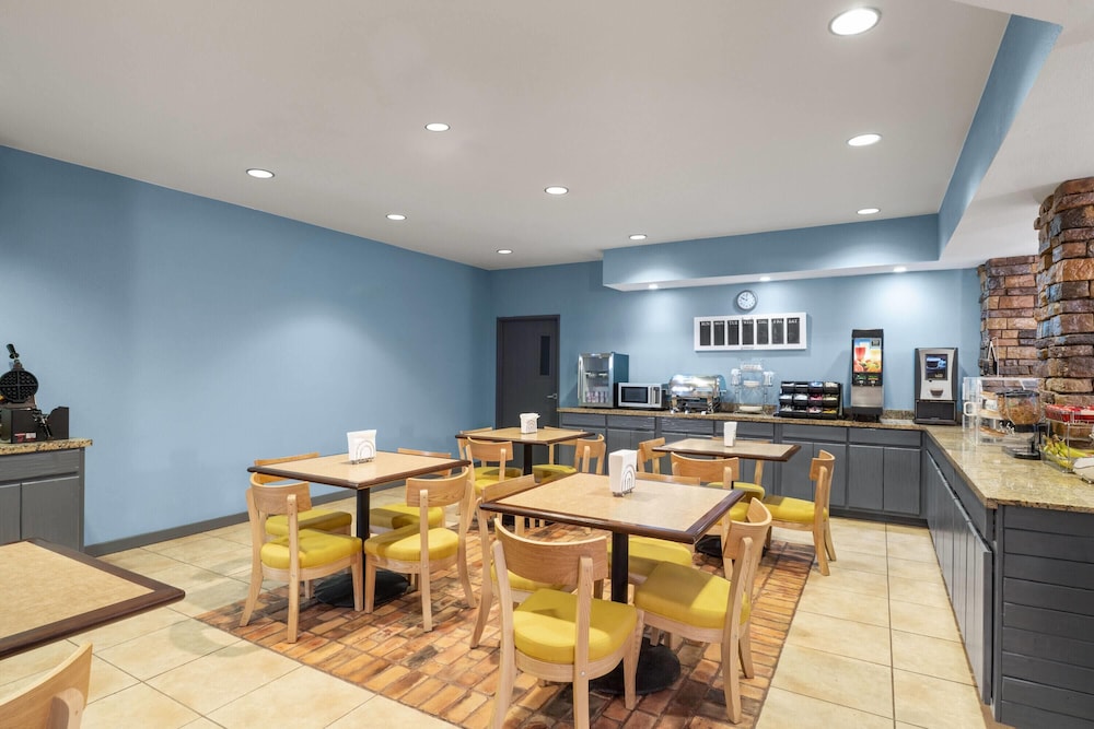 Days Inn by Wyndham Coffeyville 49/63