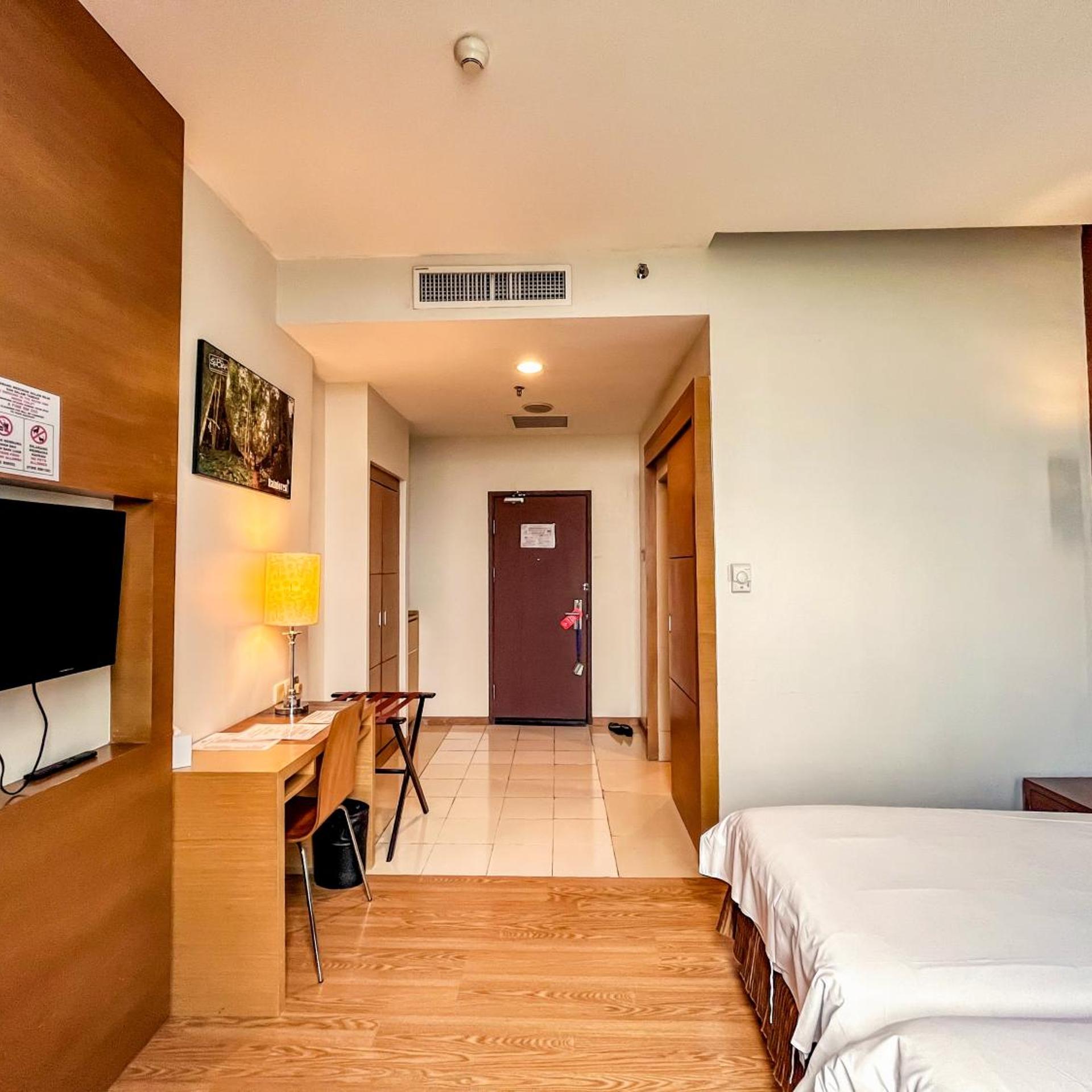 Premier, Courtyard Hotel At 1borneo 4/10