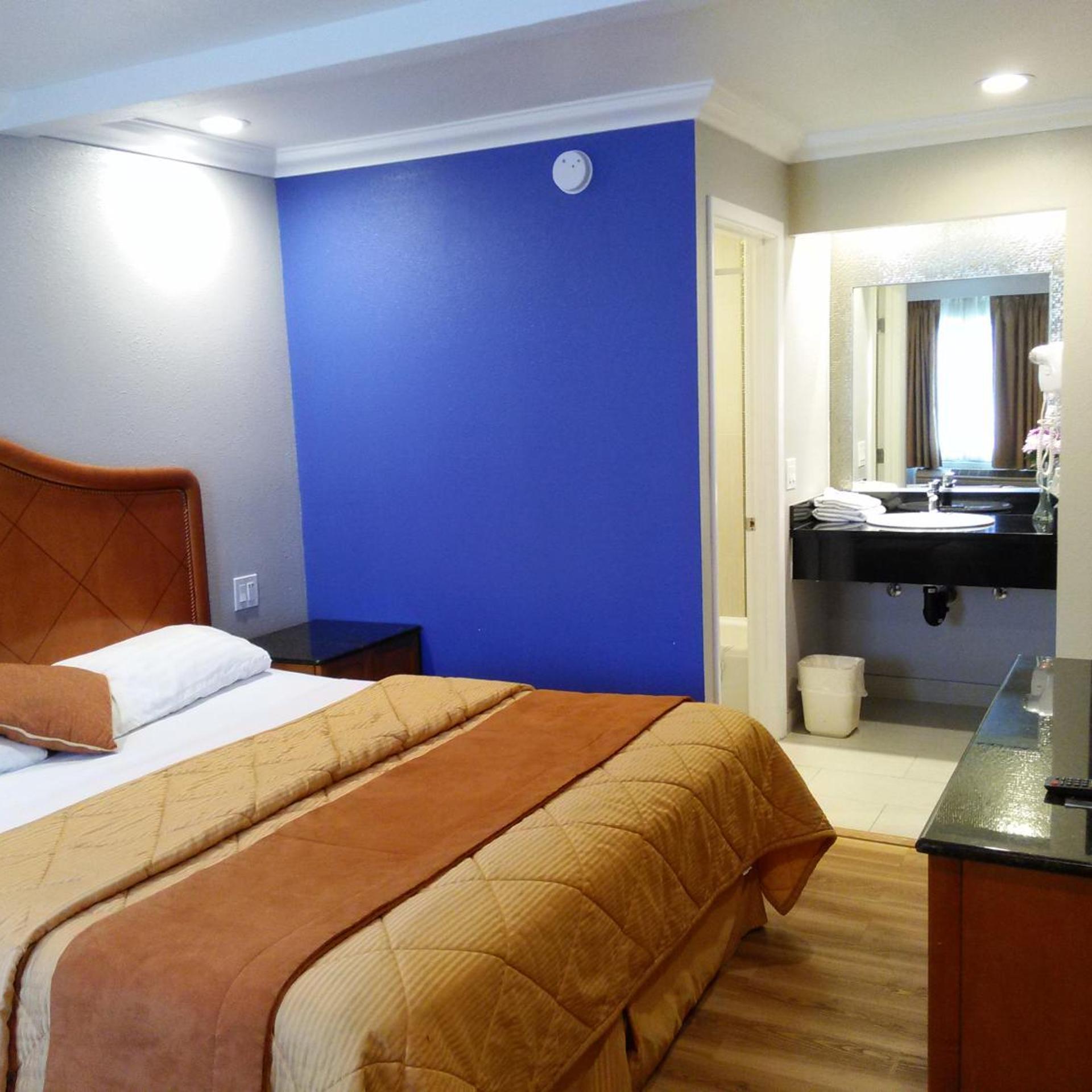 Highlander Motel 15/56