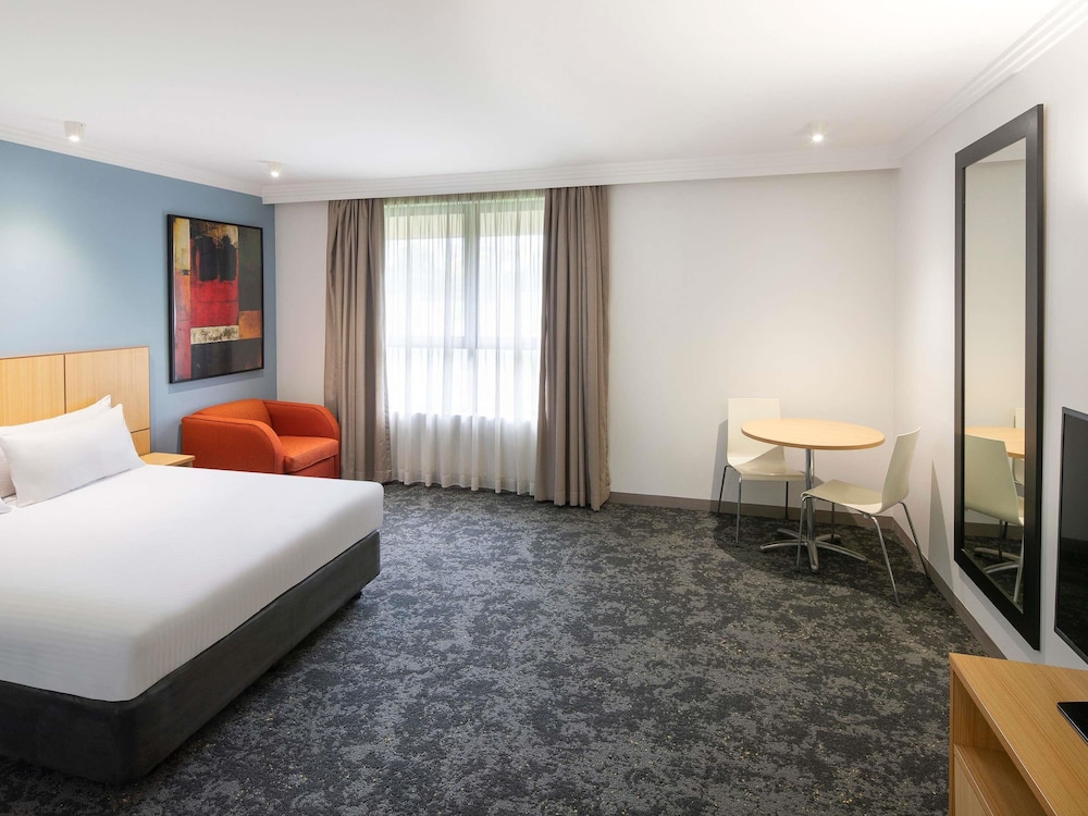 STANDARD, QUEEN BED, ACCESSIBLE