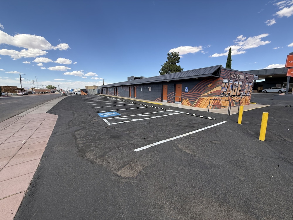 Lake Powell Canyon Inn 49/58