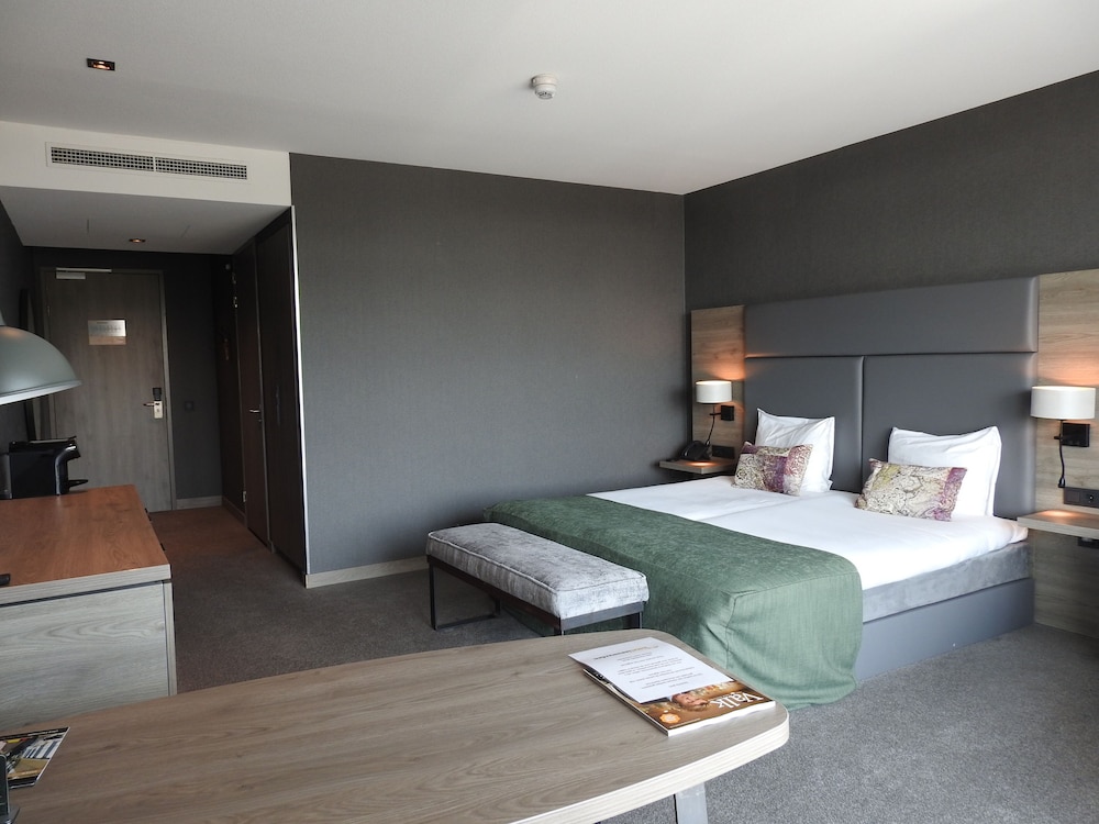 Room, Twin Beds, Accessible