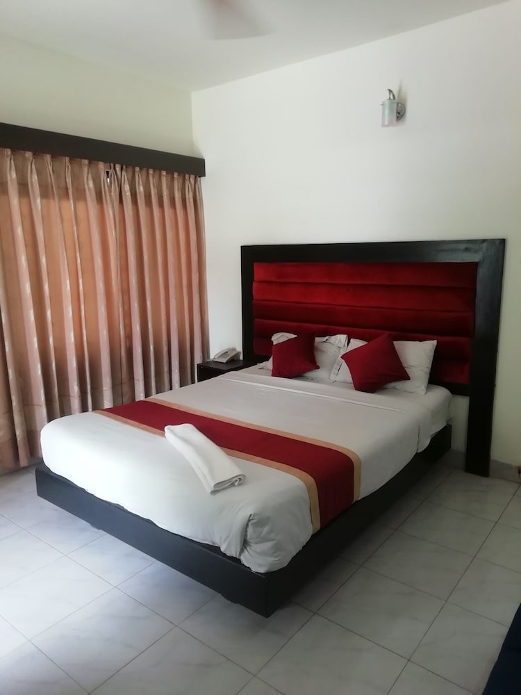 Skylink Ltd Hotel 8/47