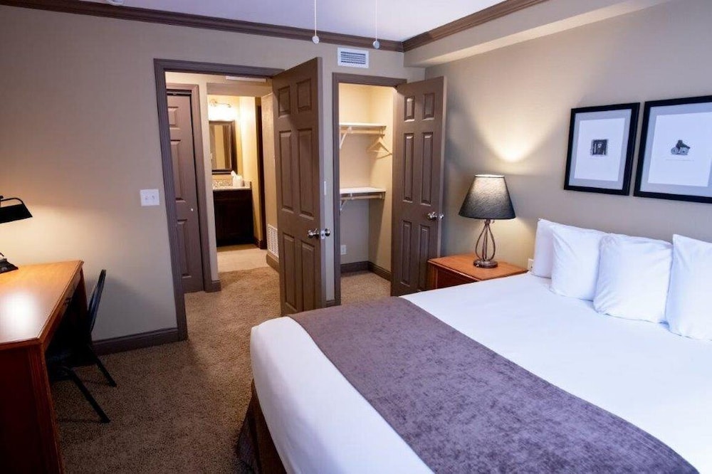 Chase Suite Hotel Lincoln 10/71