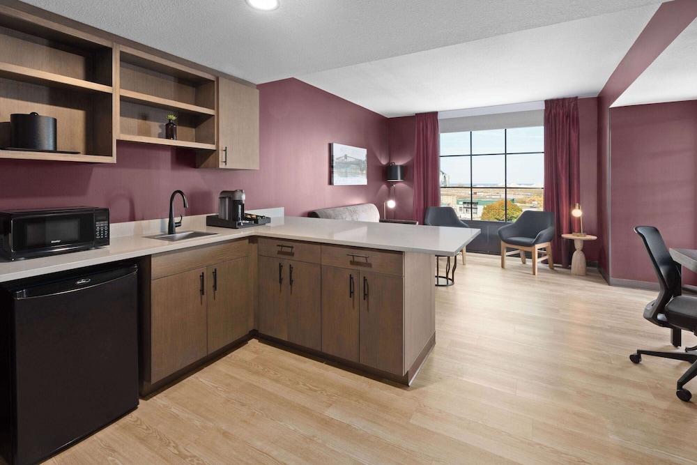 Riverbend Hotel and Suites, Trademark Collection by Wyndham 40/46