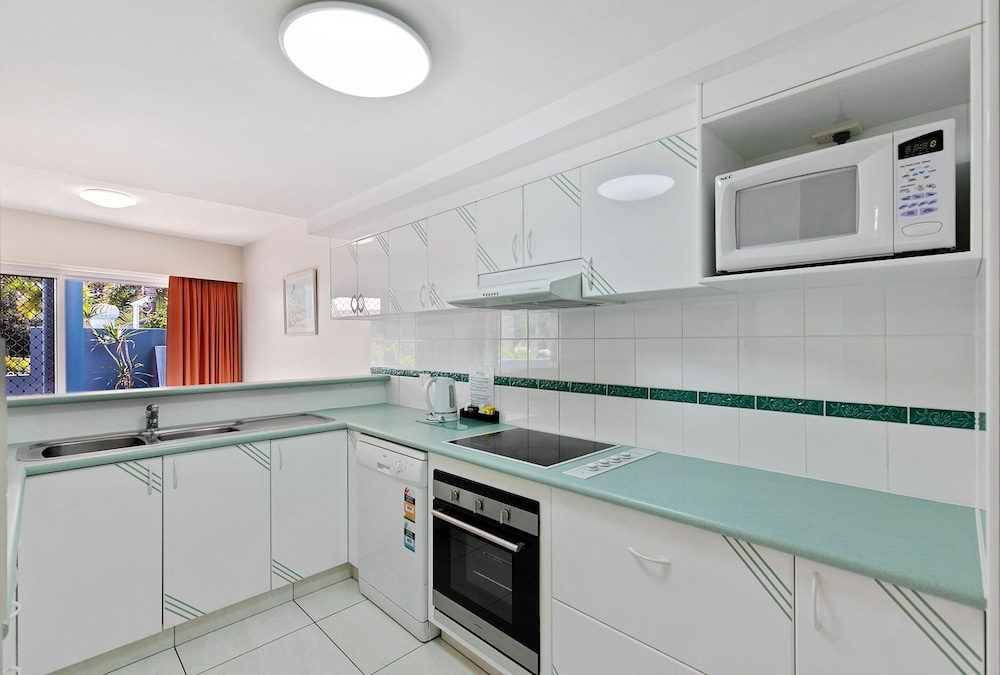 WHITE CREST LUXURY APARTMENTS 49/50