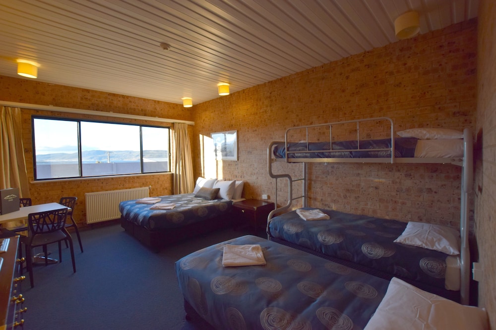 Alpine Resort Motel 25/50