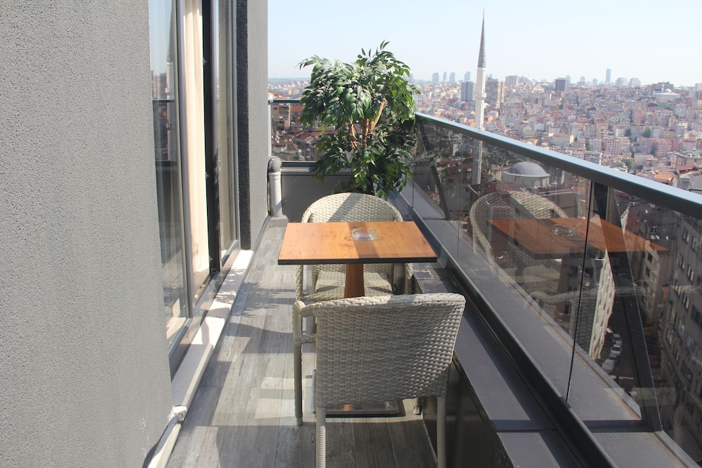 Mari Suites Hotel 3/63