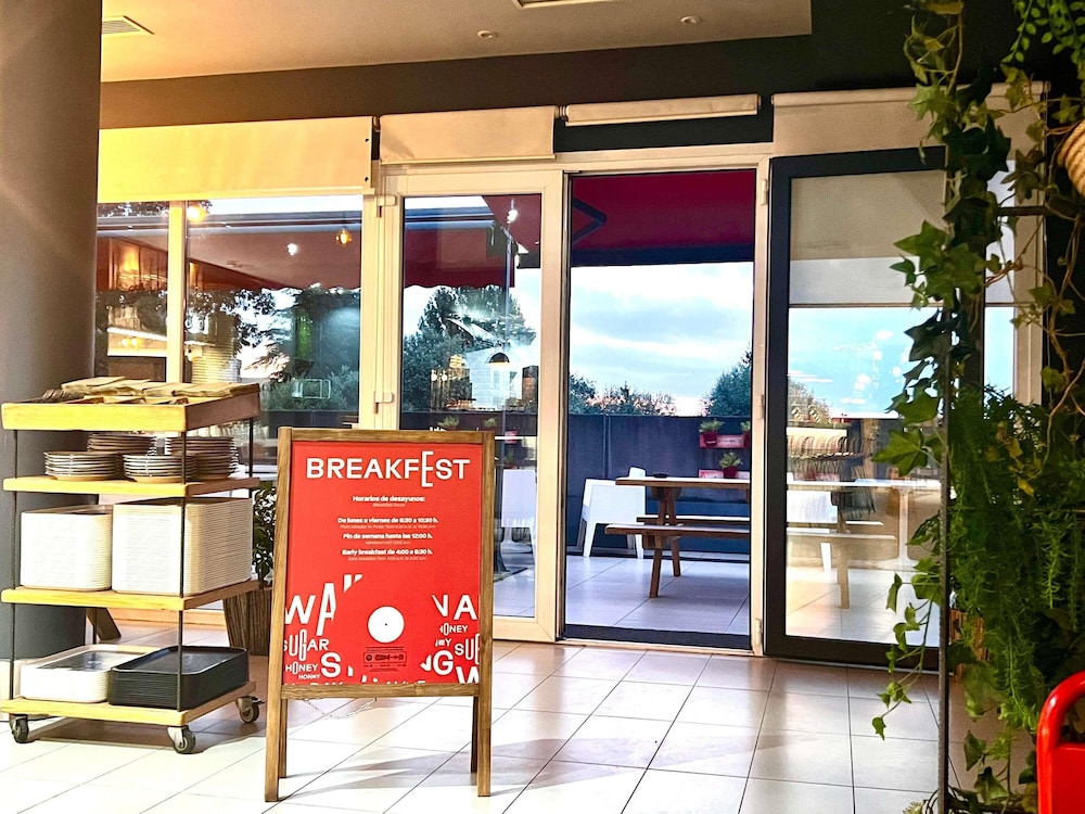 IBIS OVIEDO 8/59