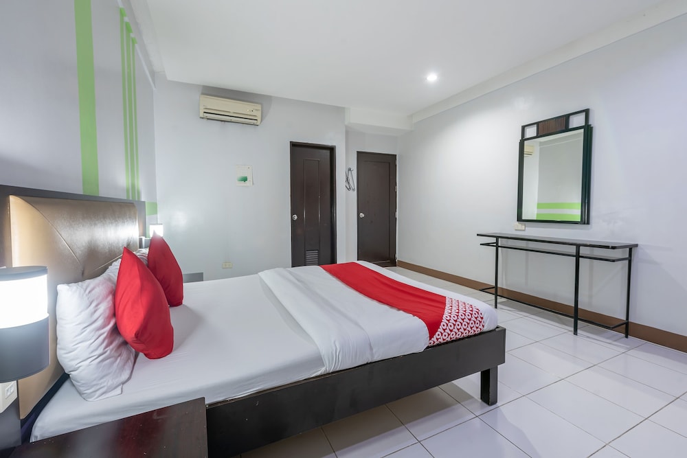 Capital O 176 Bliss Hotel 21/60