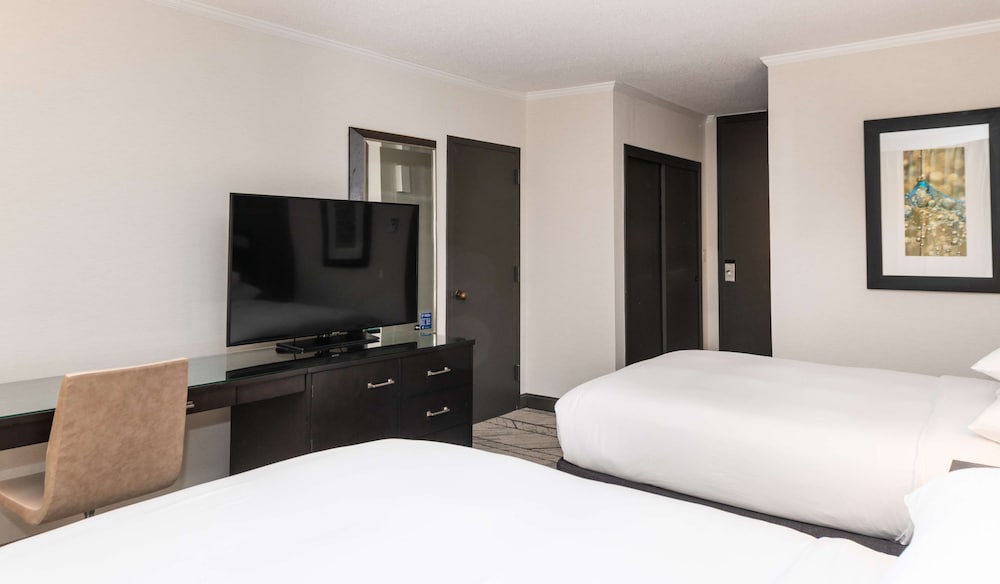 DoubleTree by Hilton Newark Penn Station 8/46