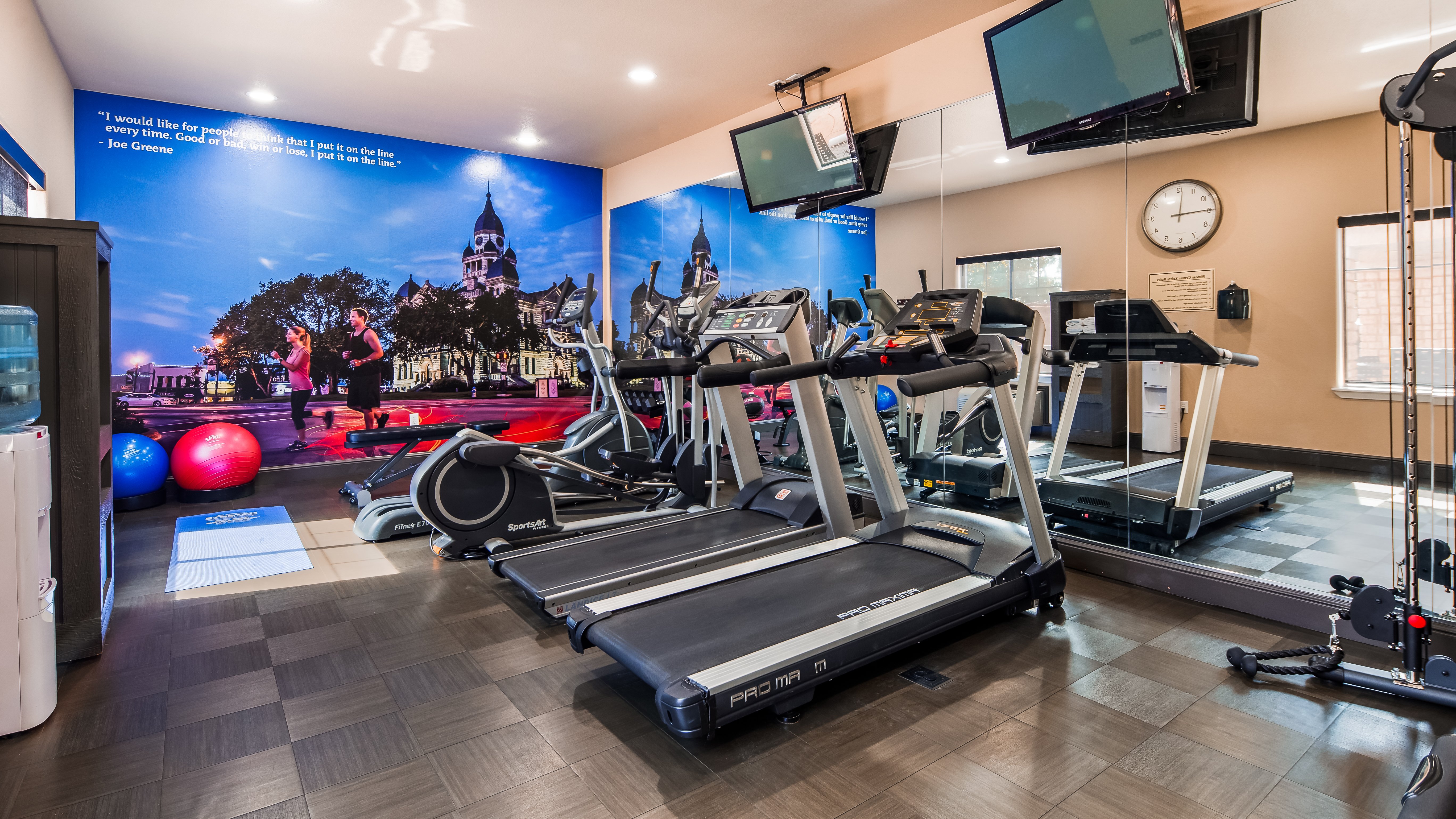 Best Western Premier Crown Chase Inn and Suites 42/70